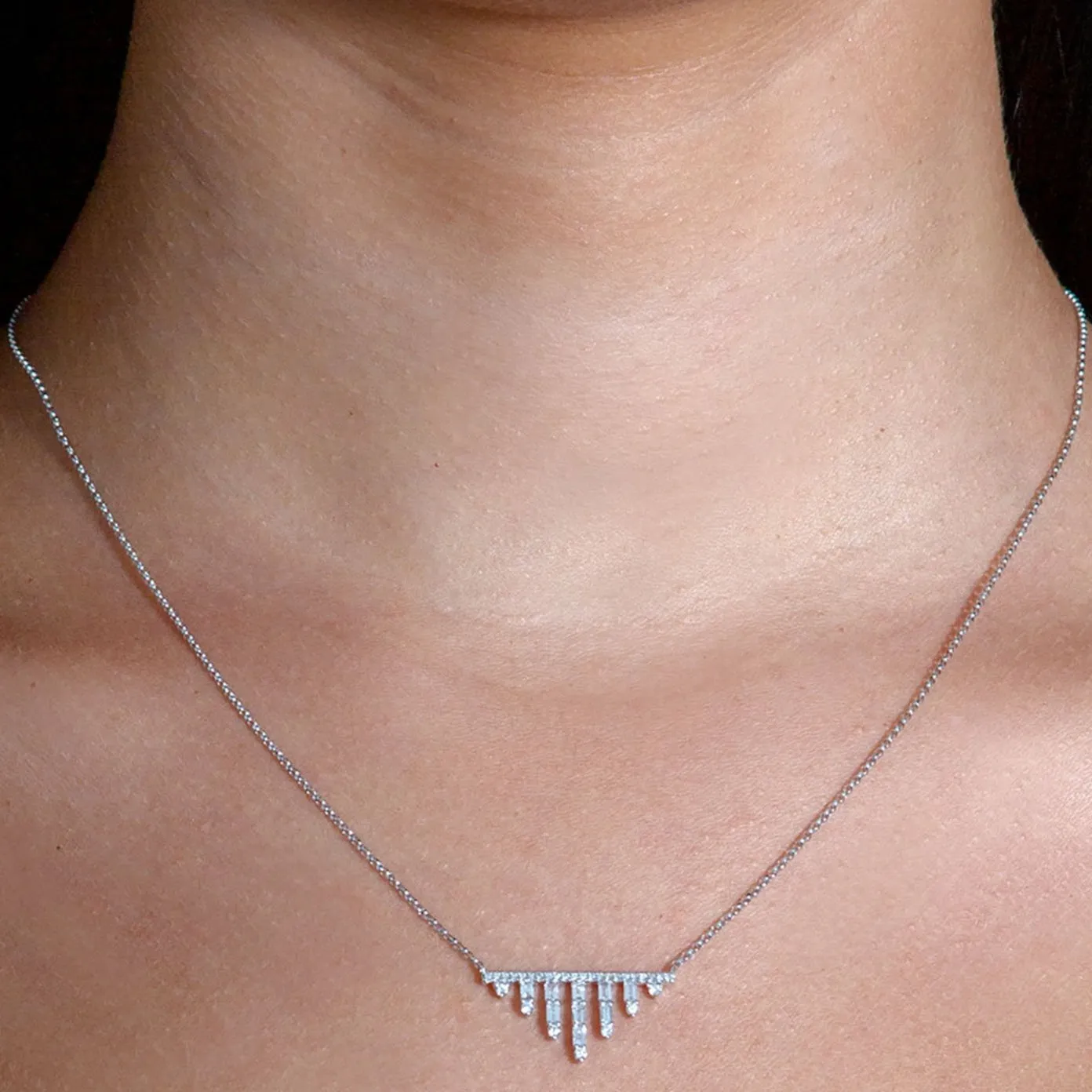 0.50 ctw Baguette & Round Diamond Bar Necklace Pendant