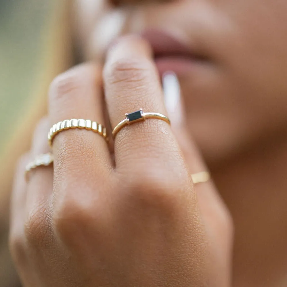 10k Solid Gold Black Horizontal Baguette Ring