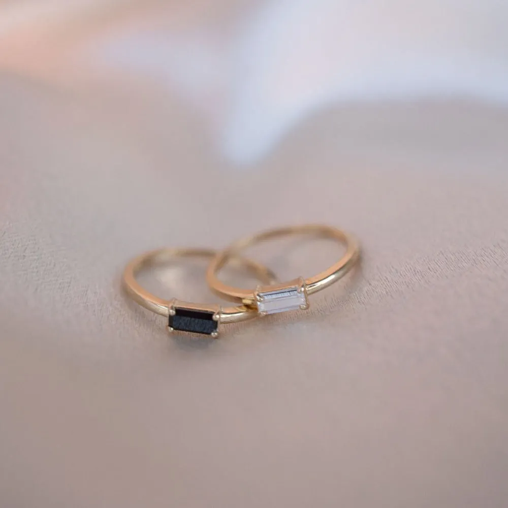 10k Solid Gold Black Horizontal Baguette Ring