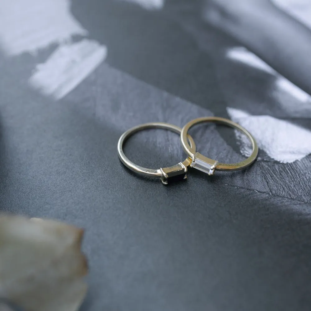 10k Solid Gold Horizontal Baguette Ring