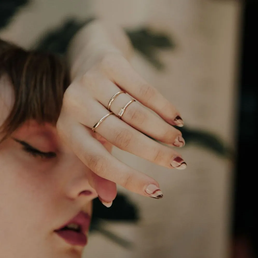 10k Solid Gold Horizontal Baguette Ring