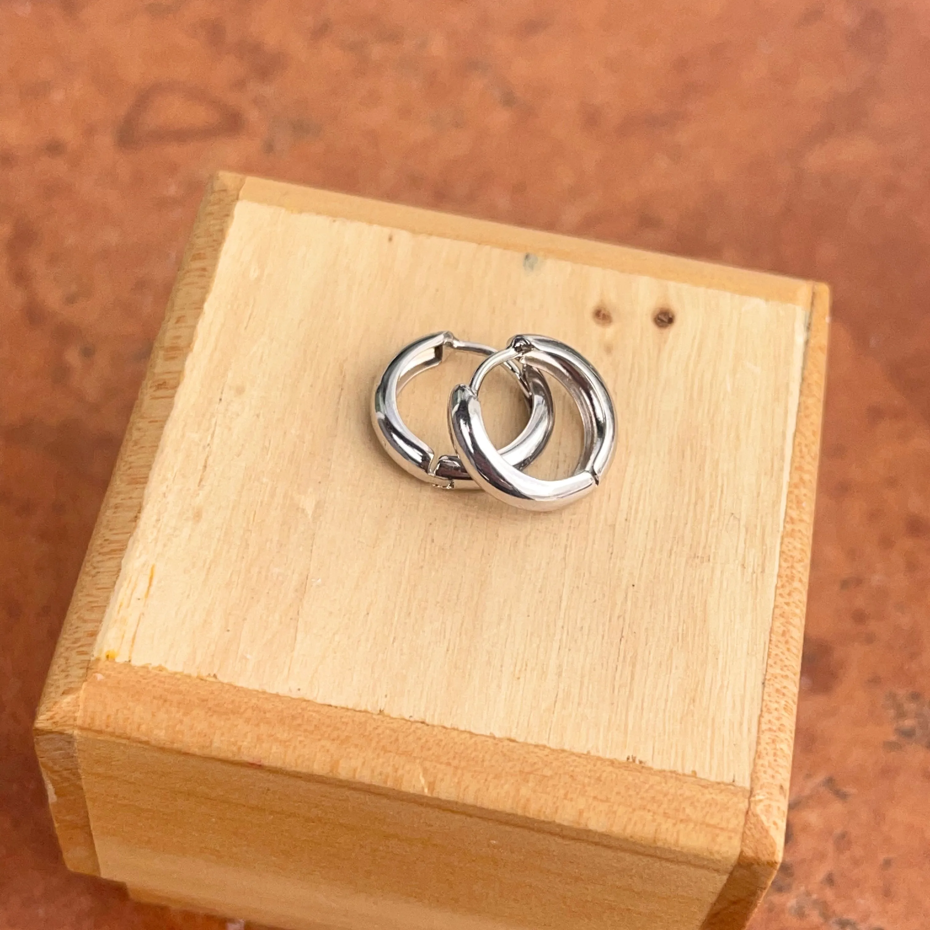 10KT White Gold Round Hinged Huggie Hoop Earrings 9mm