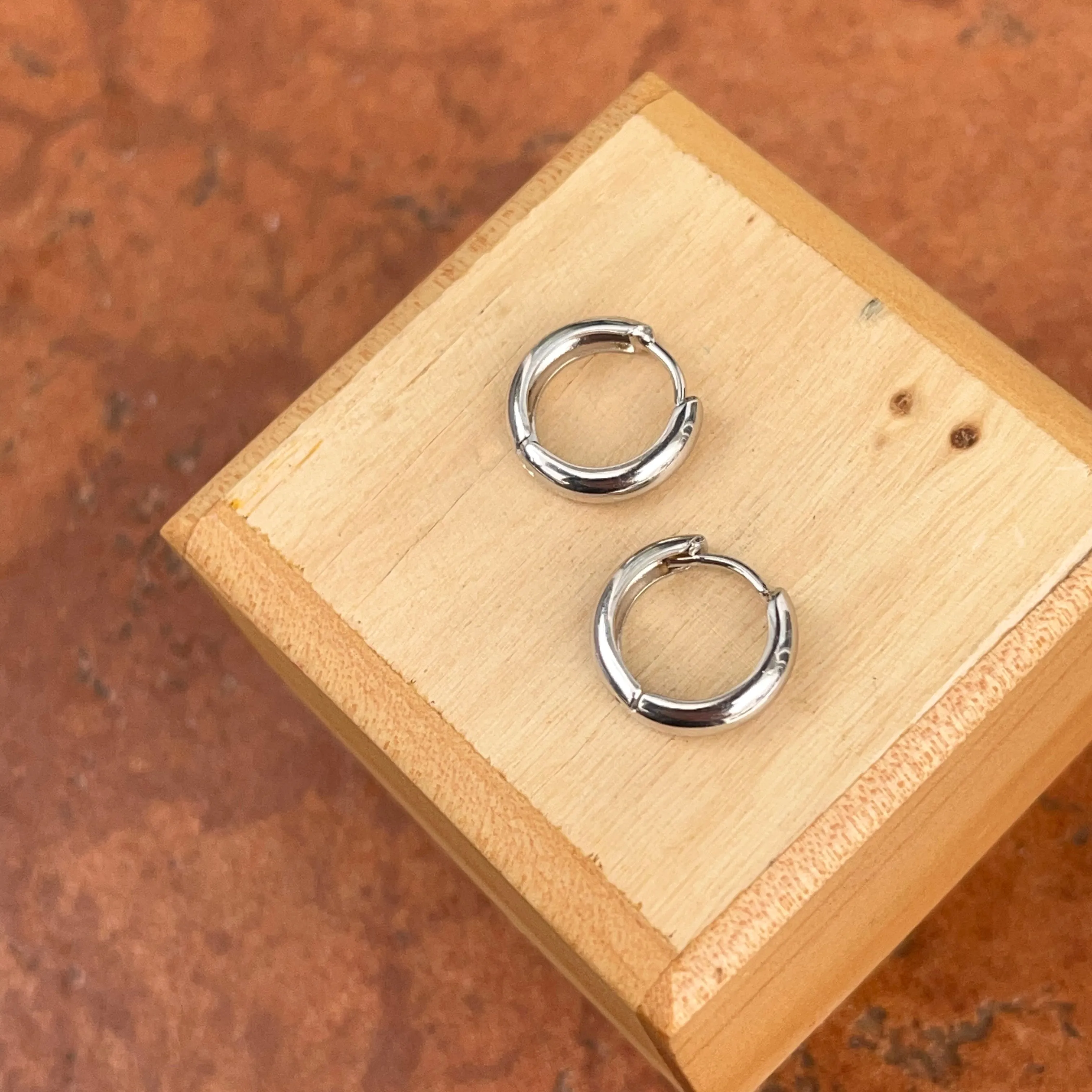 10KT White Gold Round Hinged Huggie Hoop Earrings 9mm