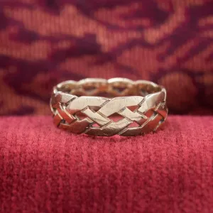 14 Karat Yellow Gold Lattice Band