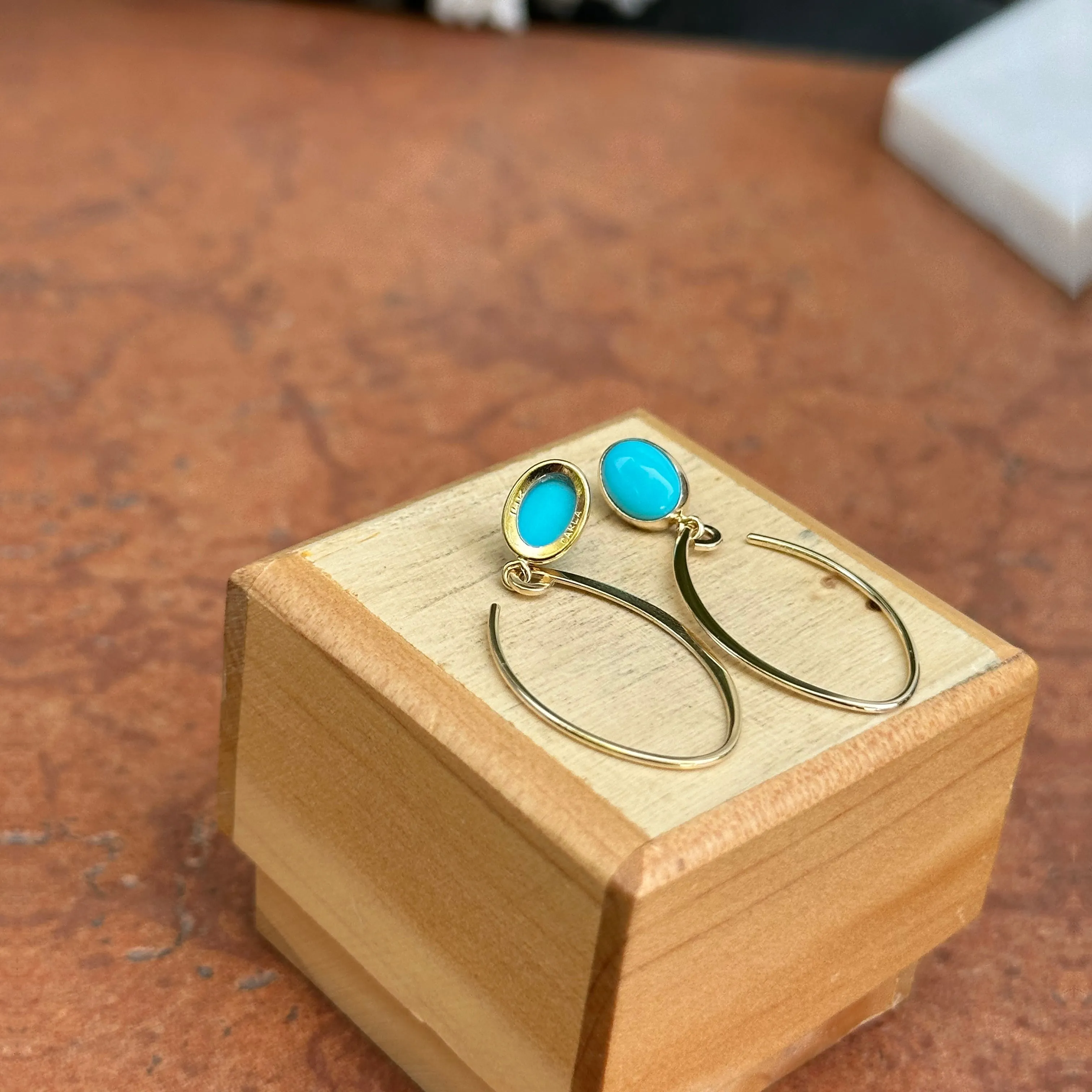 14KT Yellow Gold Oval Turquoise Theader Oval Wire Earrings