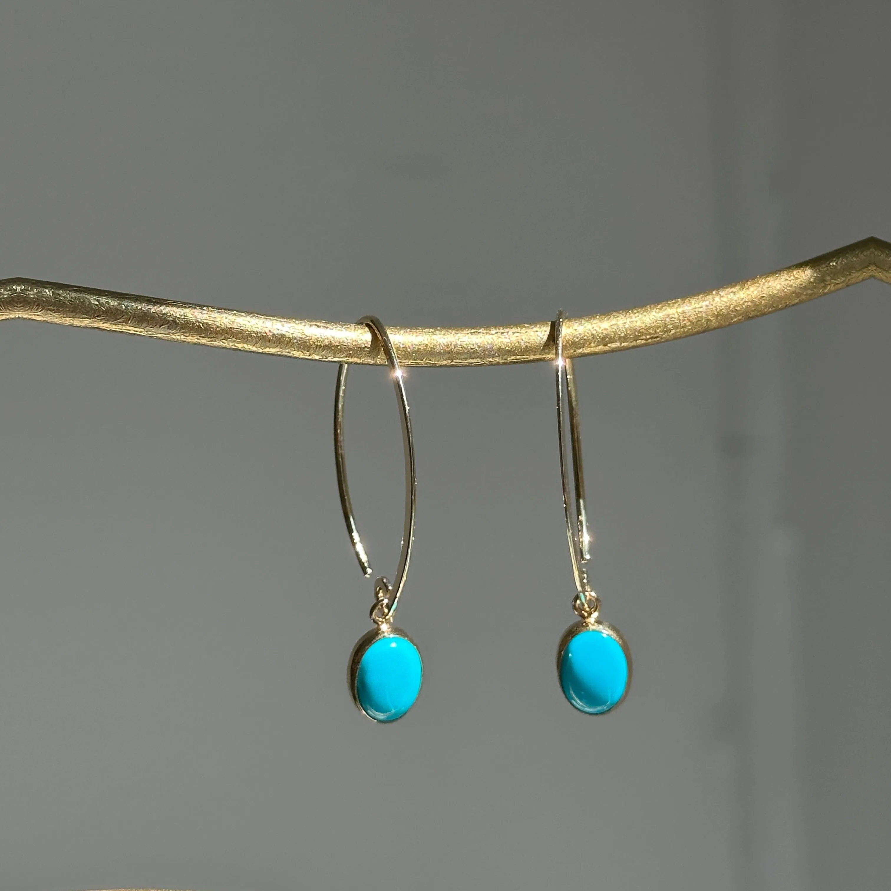 14KT Yellow Gold Oval Turquoise Theader Oval Wire Earrings