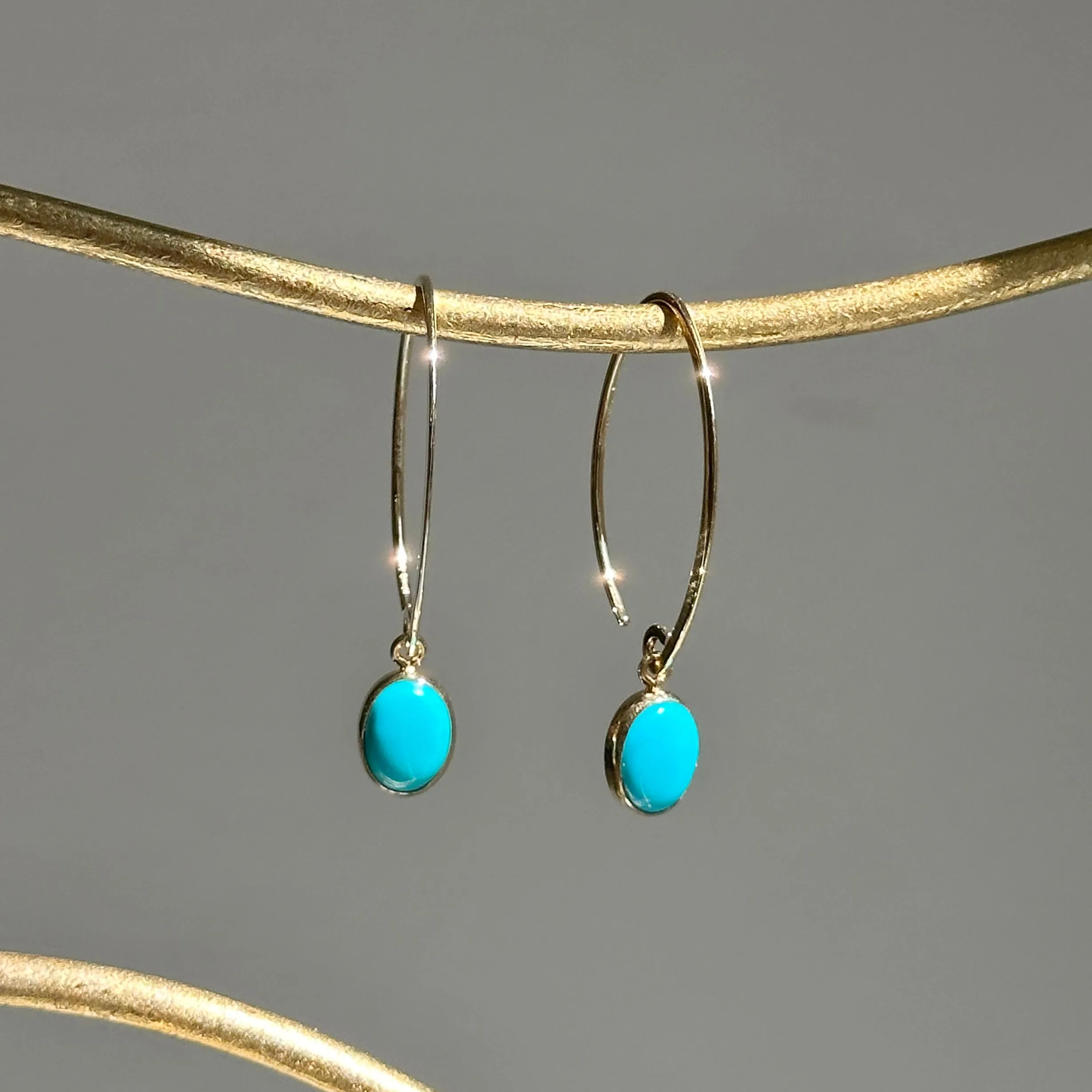 14KT Yellow Gold Oval Turquoise Theader Oval Wire Earrings