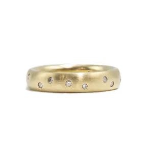 14ky .22ctw Scattered Flush Diamond Band