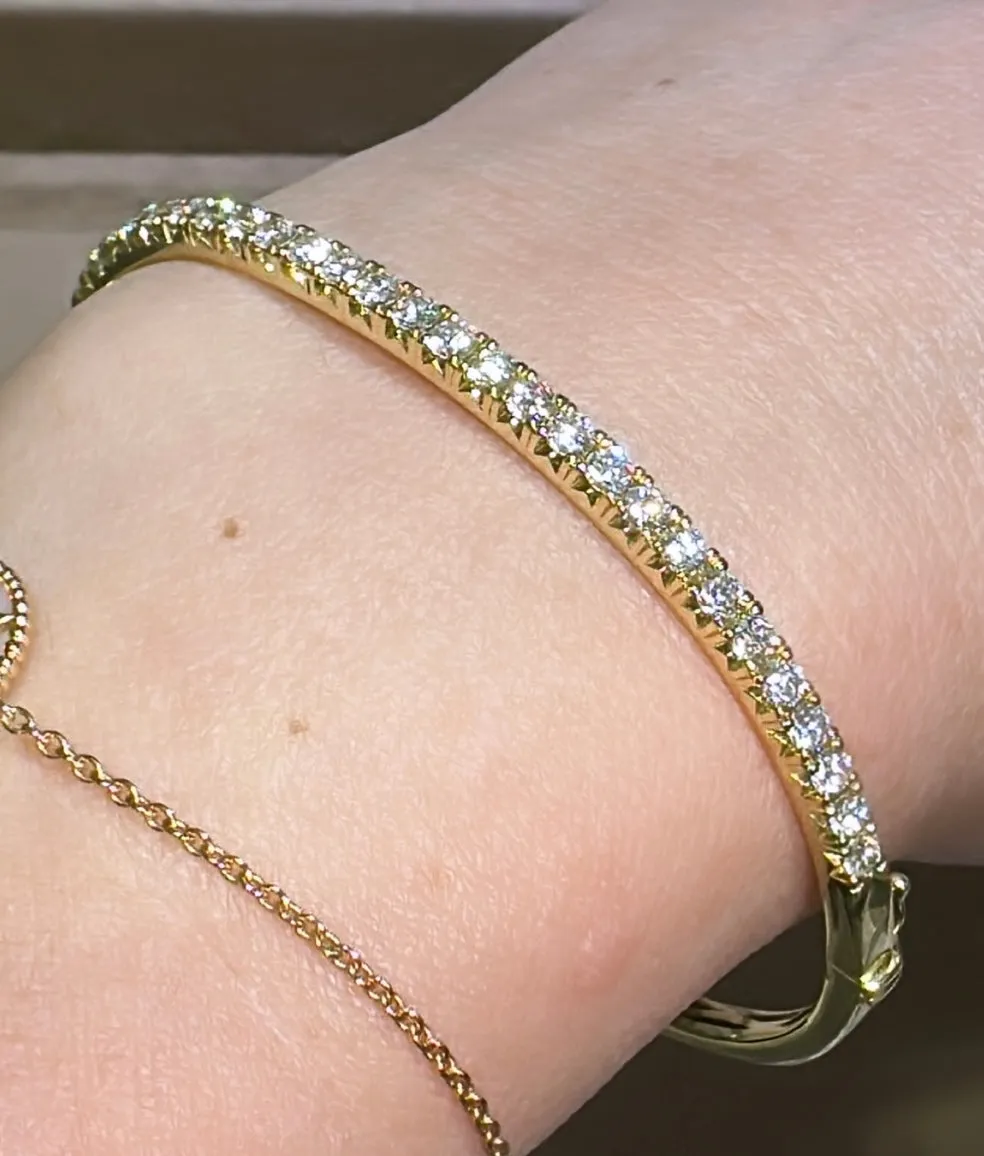 1.61ct tw Diamond Yellow Gold Bangle Bracelet