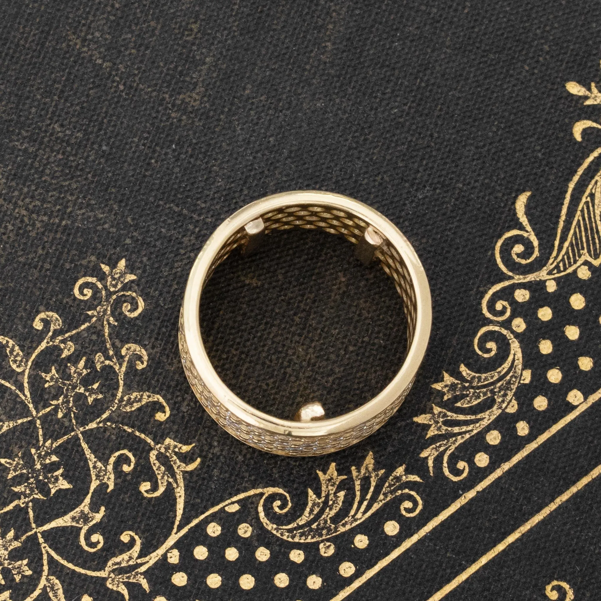 3.25ctw Pave Diamond Cigar Band