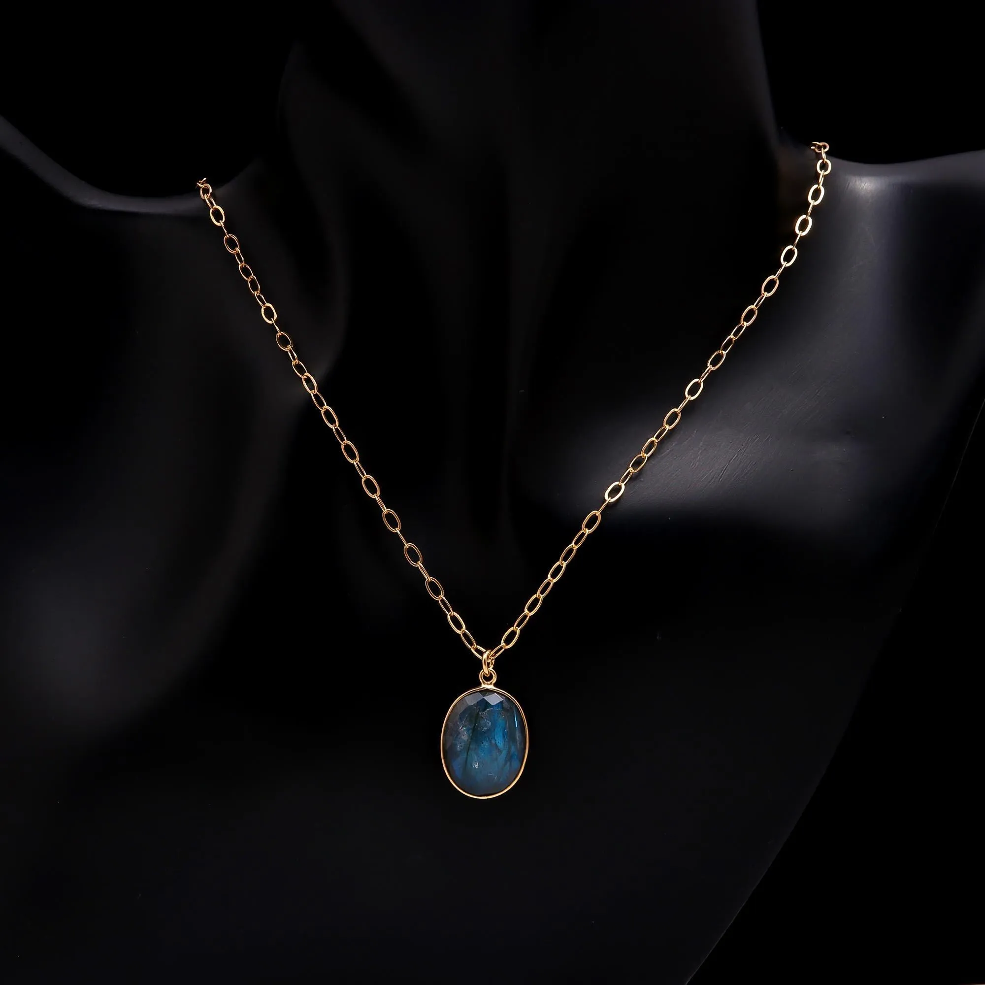 925 Sterling Silver Labradorite Oval Pendant Necklace