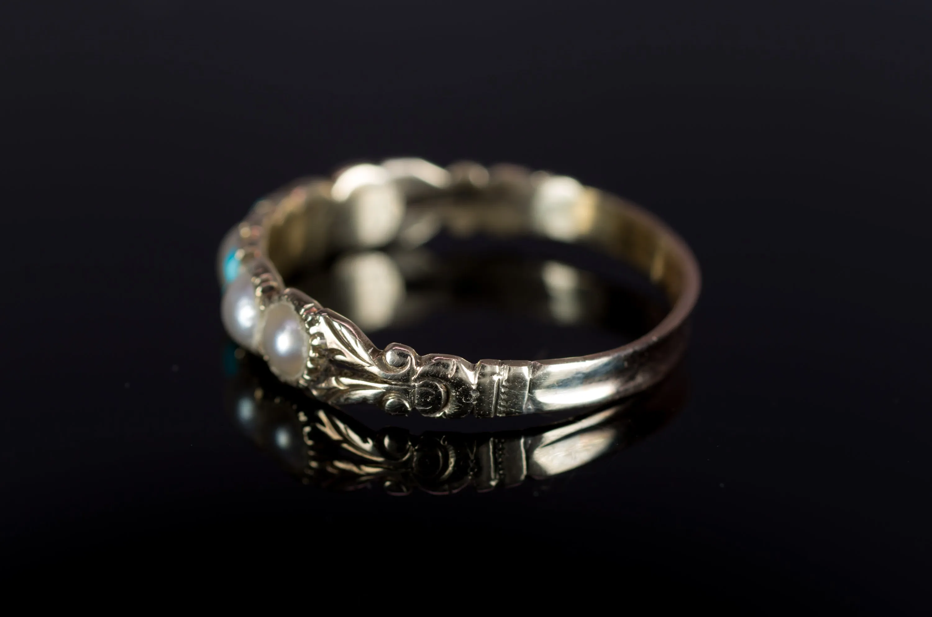 ANTIQUE SPLIT PEARL AND TURQUOISE HALF HOOP BAND