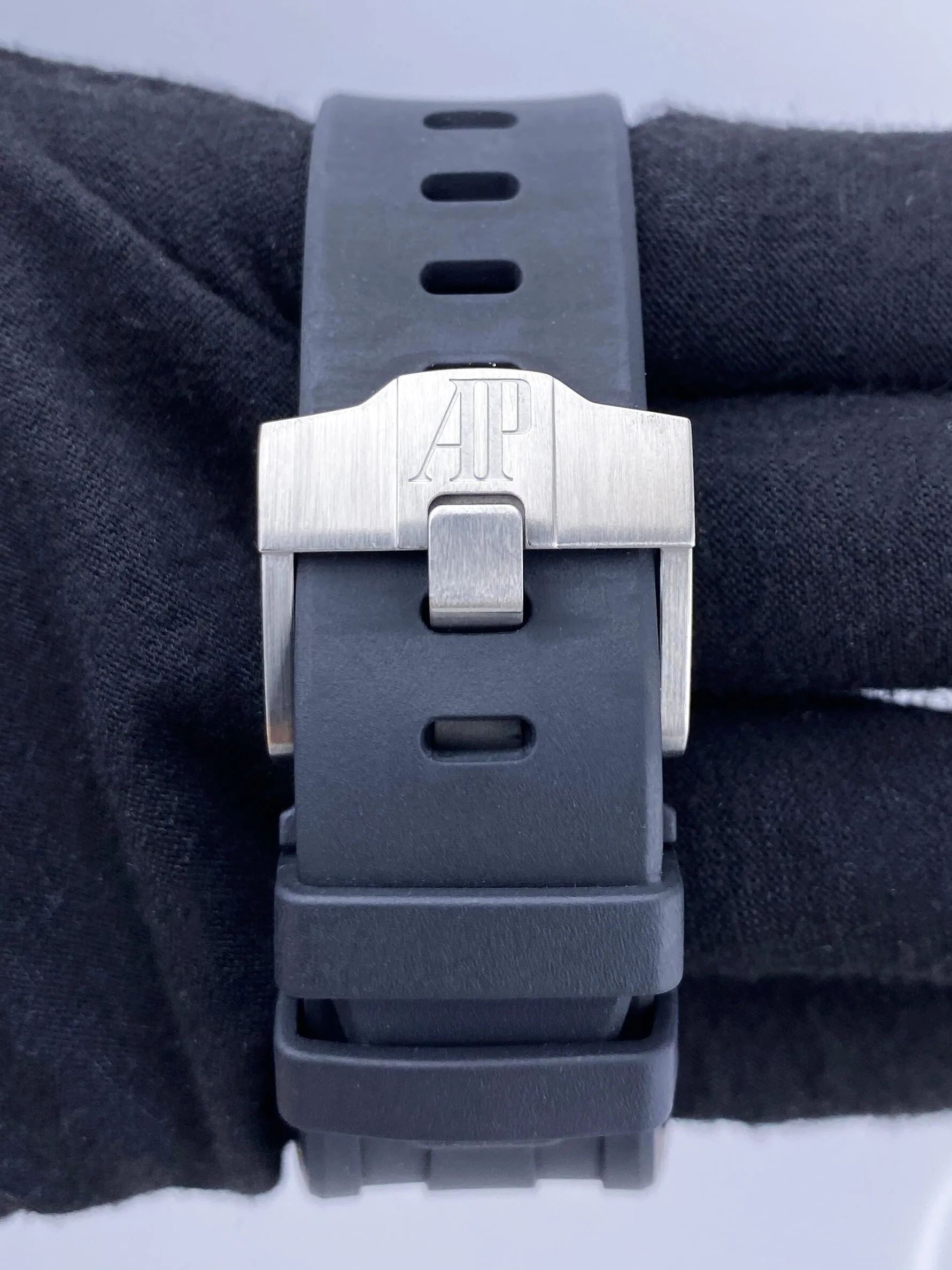Audemars Piguet Royal Oak Offshore 26470ST Black Dial Mens Watch Box Papers