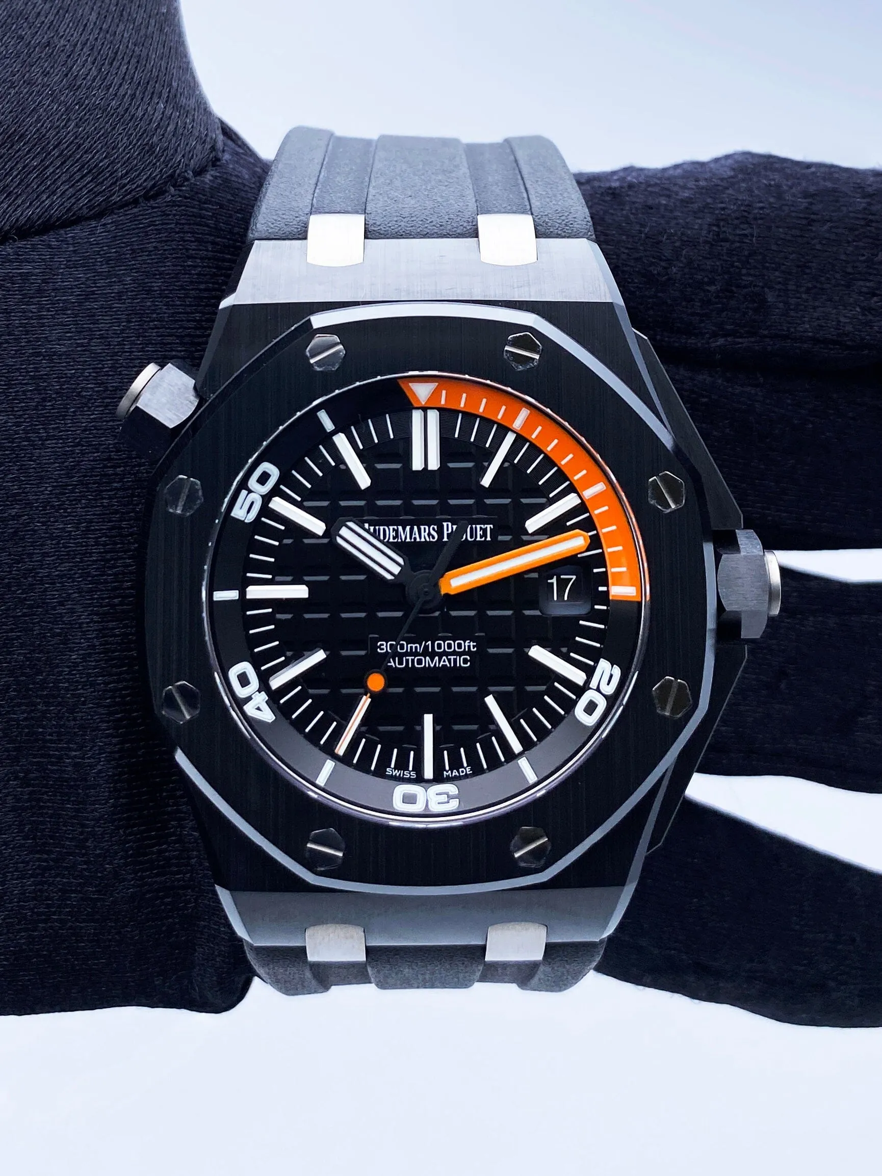 Audemars Piguet Royal Oak Offshore Diver 15707CE Mens Watch