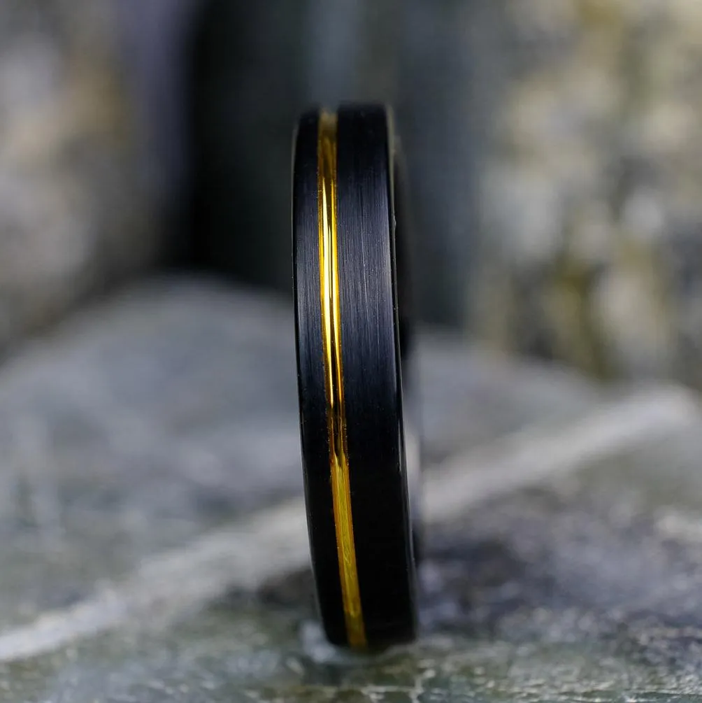 Black Brushed / Yellow Gold Stripe 4mm