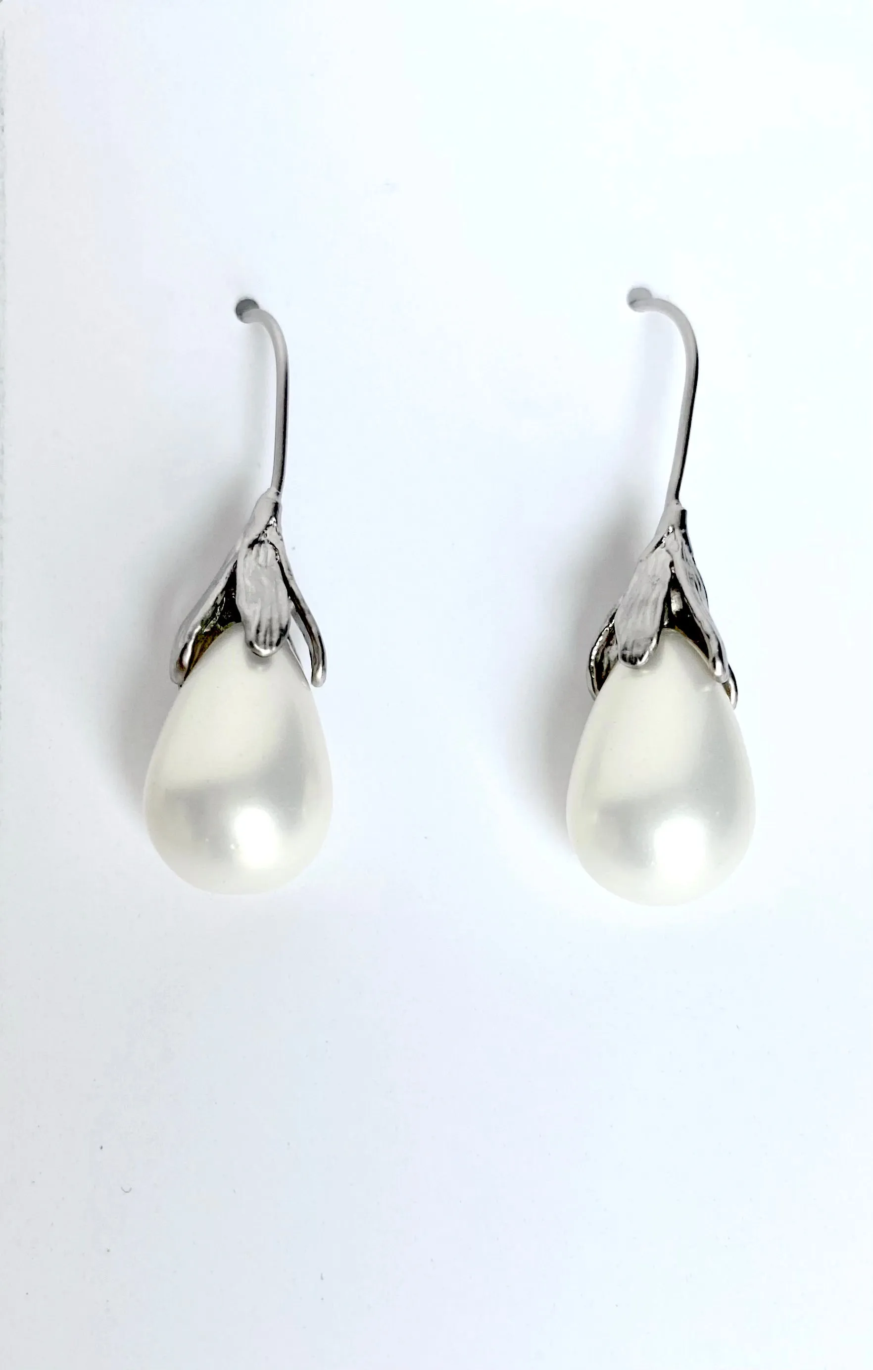 Chantelle Shell Pearl Earrings