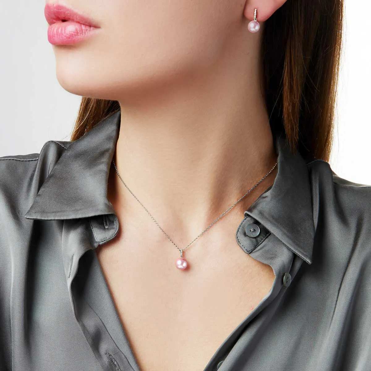 Classic 18K Gold Freshwater Pearl Drop Pendant