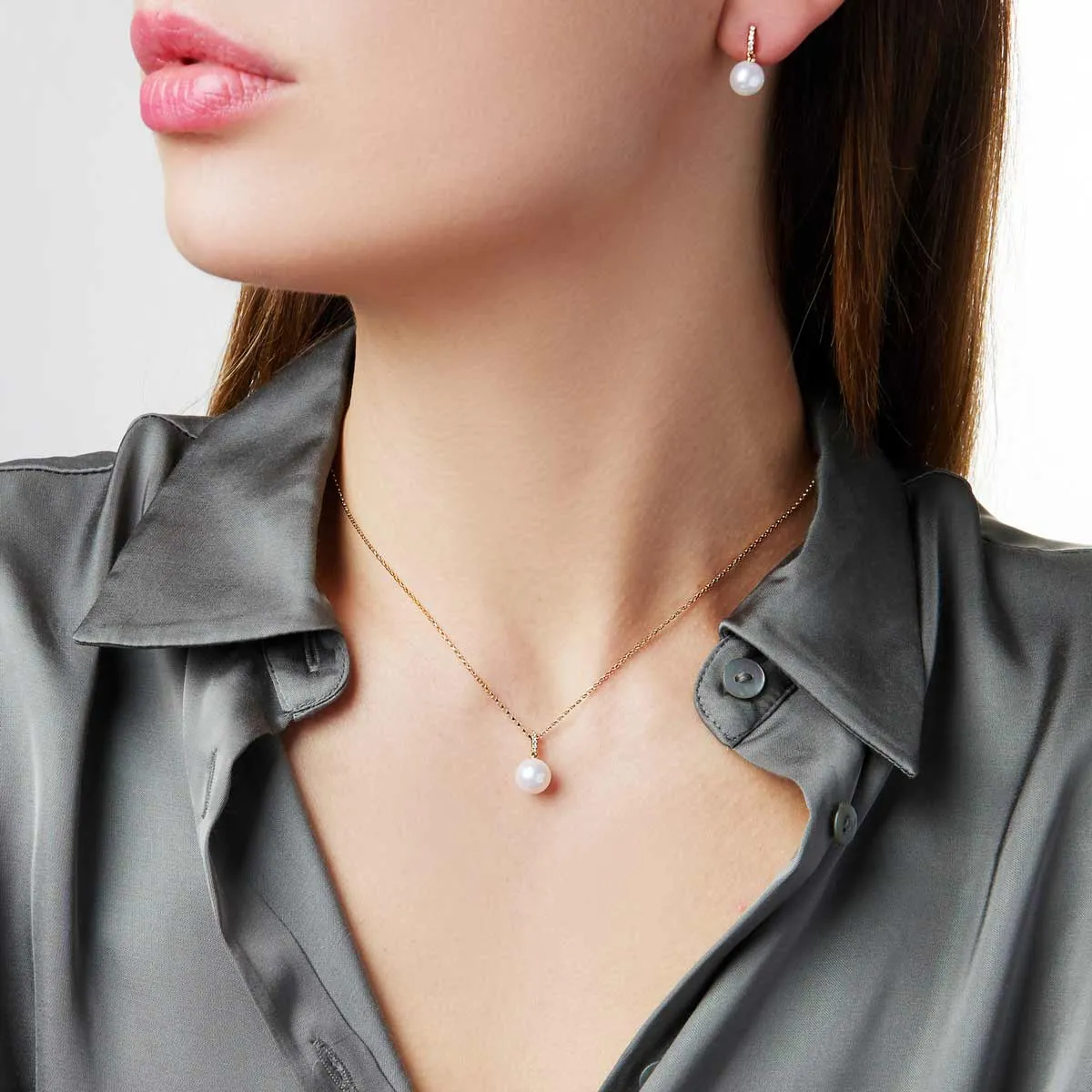 Classic 18K Gold Freshwater Pearl Drop Pendant