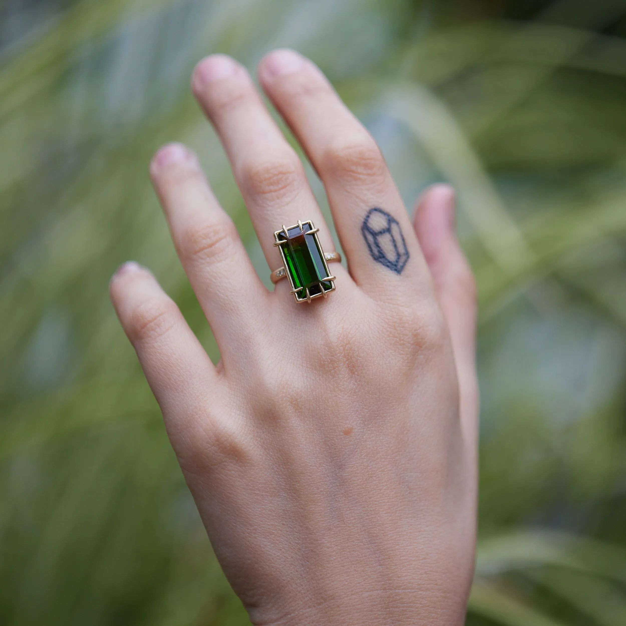 Cloud's Edge Tourmaline   Diamond Vanity Ring