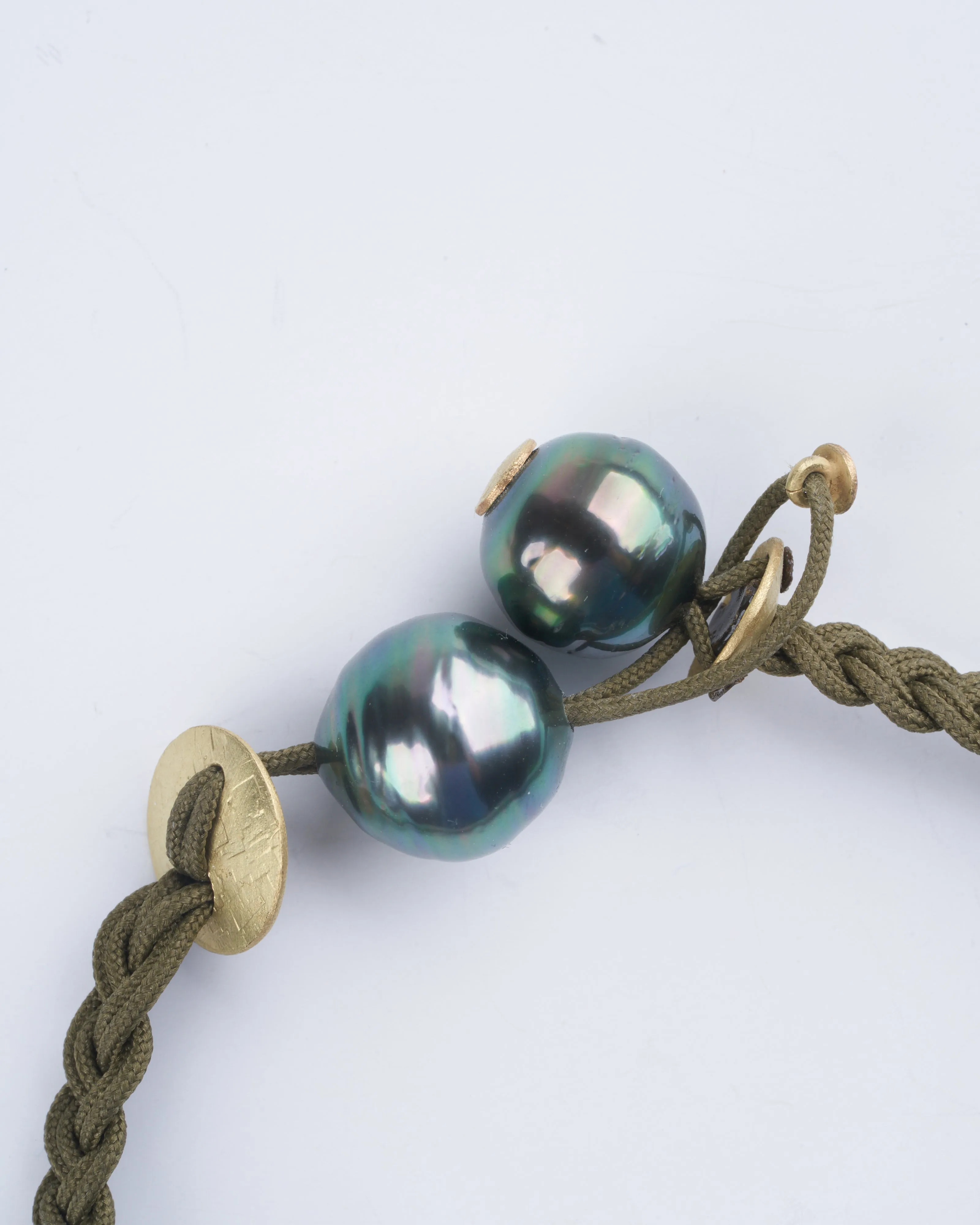 diamond carved flowers and tahitian pearls bracelet - moss