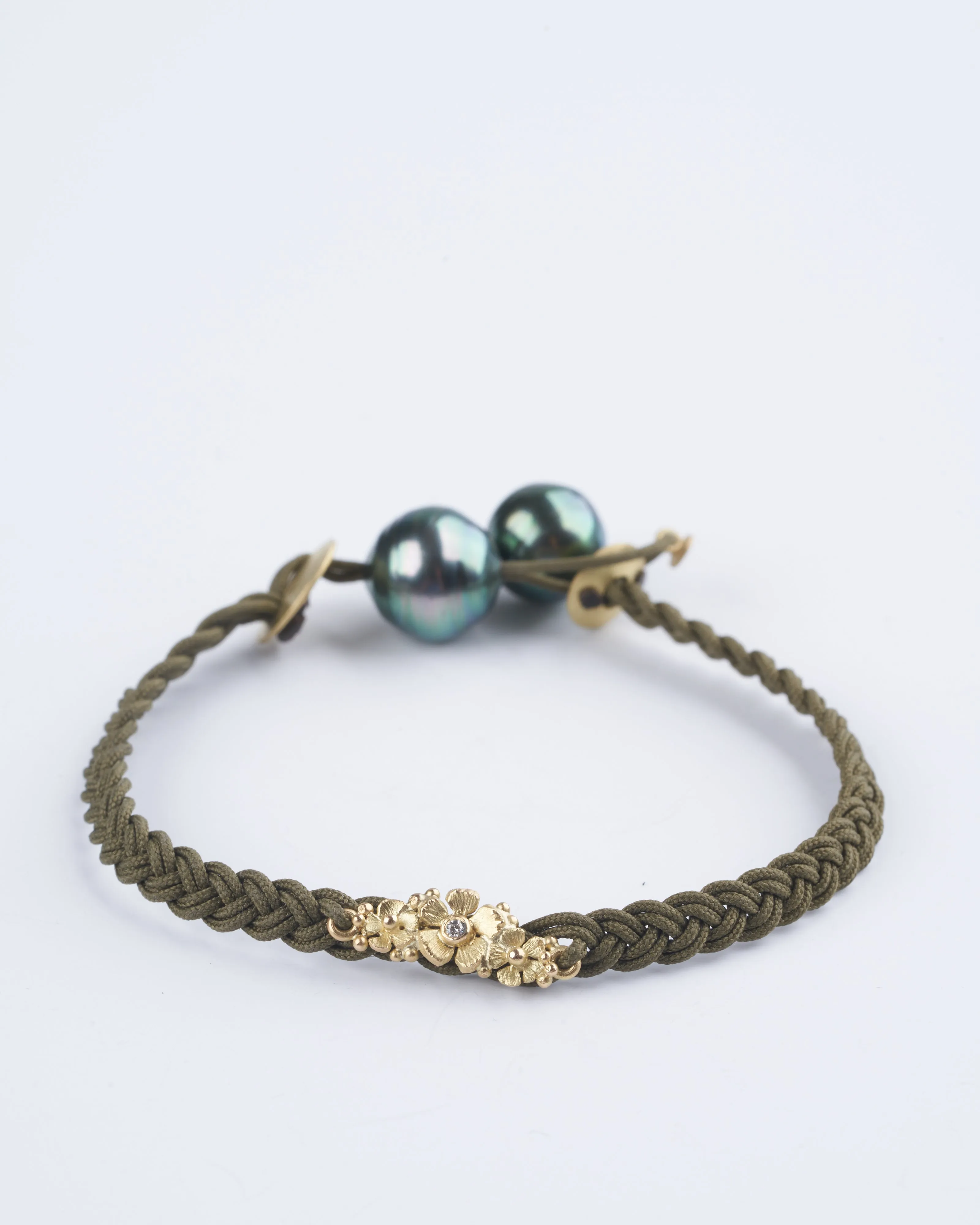 diamond carved flowers and tahitian pearls bracelet - moss