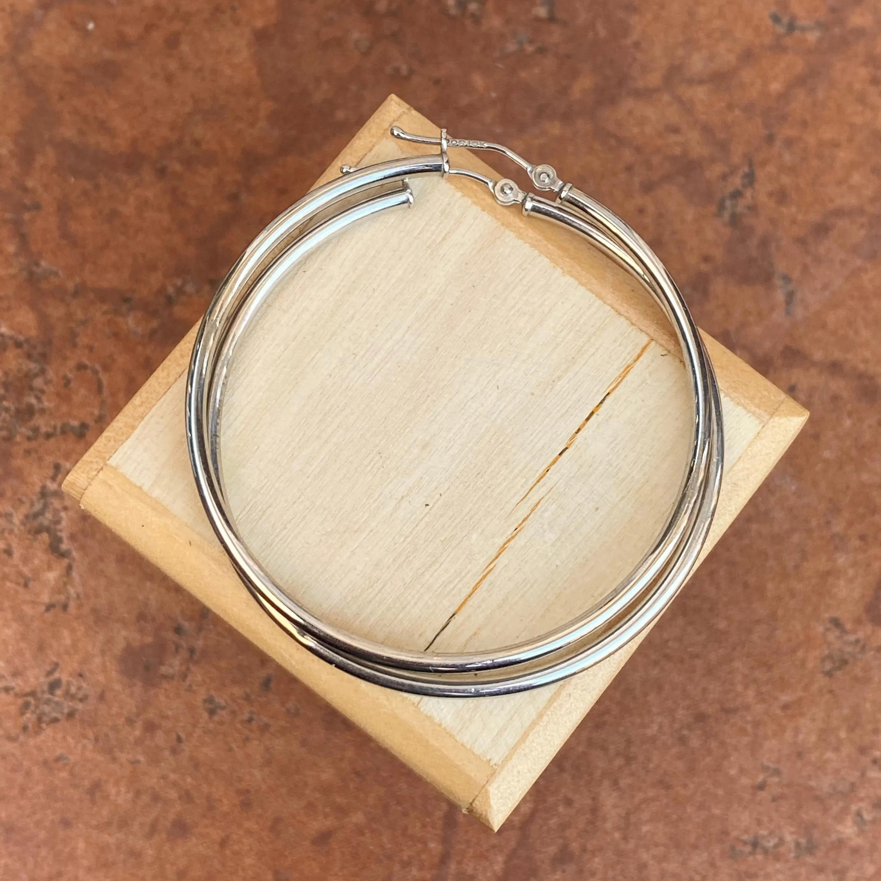 Estate 10KT White Gold Polished Thin Tube Hoop Earrings 45mm
