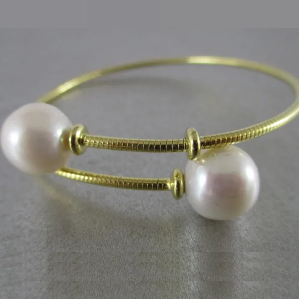Gold Bangle & Pearls