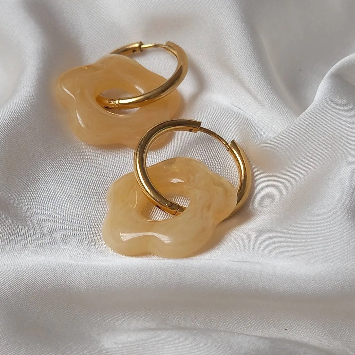 Gold Retro Flower Hoop Earrings -  70's Style Earrings, Small Gold Hoops, Vintage Style Earrings, Gold Jewellery,Gold Earrings In The UK