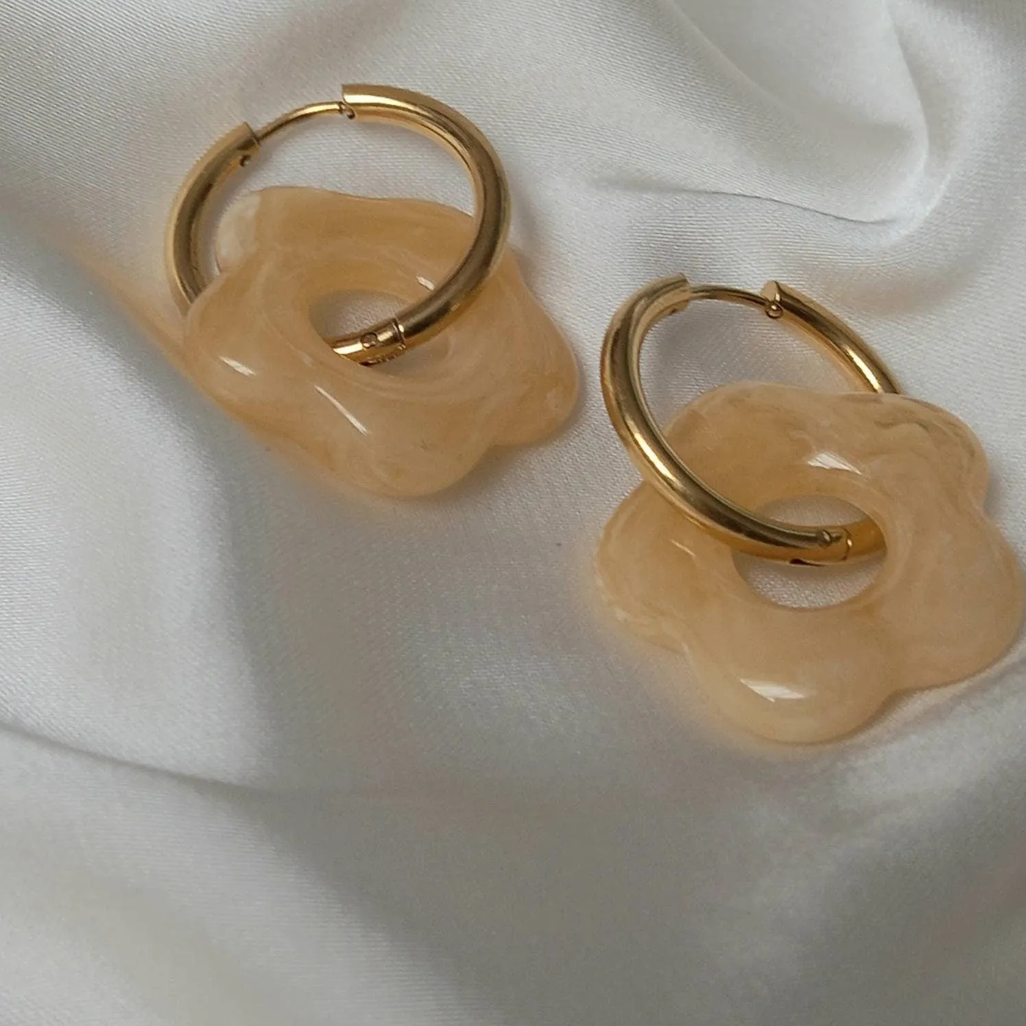 Gold Retro Flower Hoop Earrings -  70's Style Earrings, Small Gold Hoops, Vintage Style Earrings, Gold Jewellery,Gold Earrings In The UK