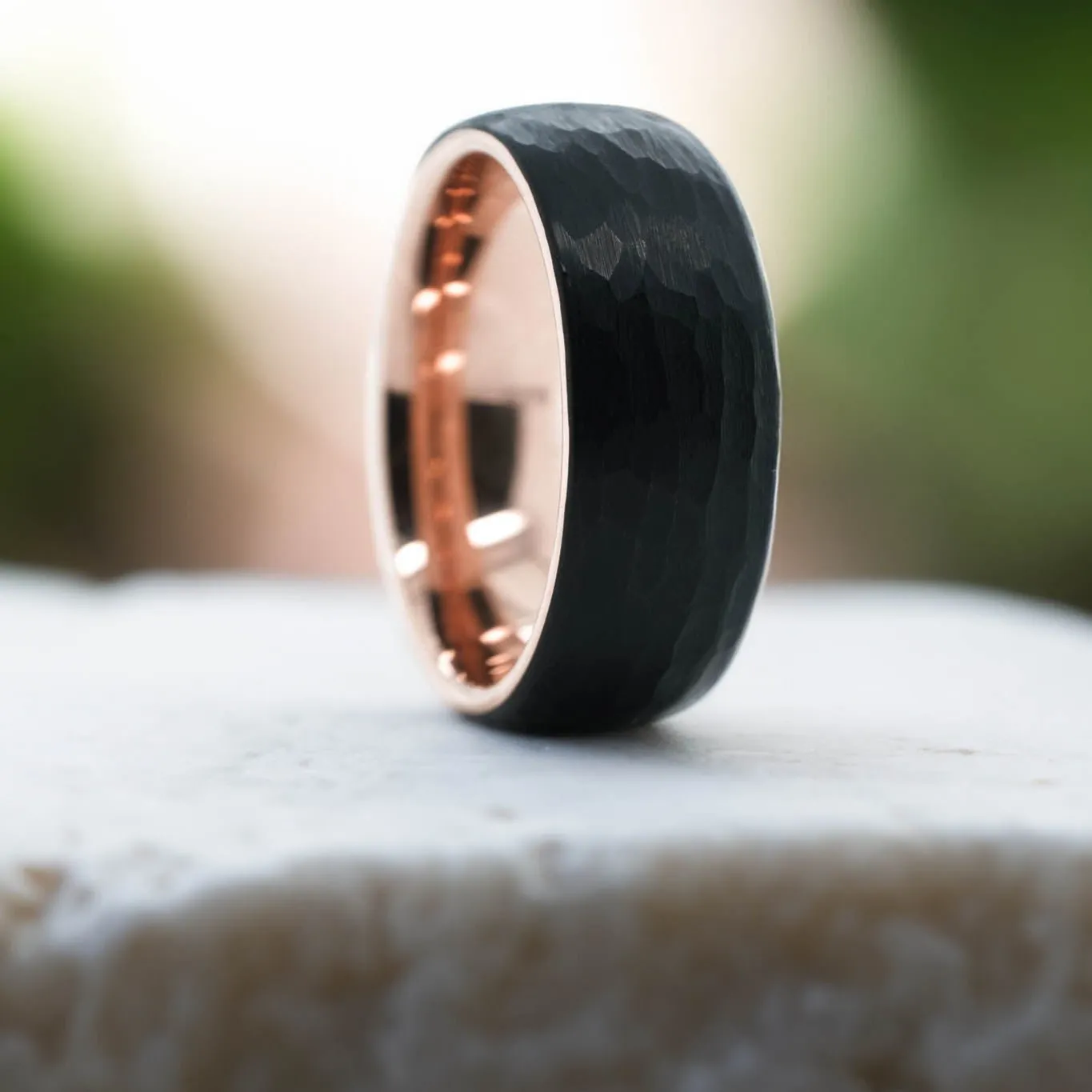 Hammered Black Band / Rose Gold - 8mm