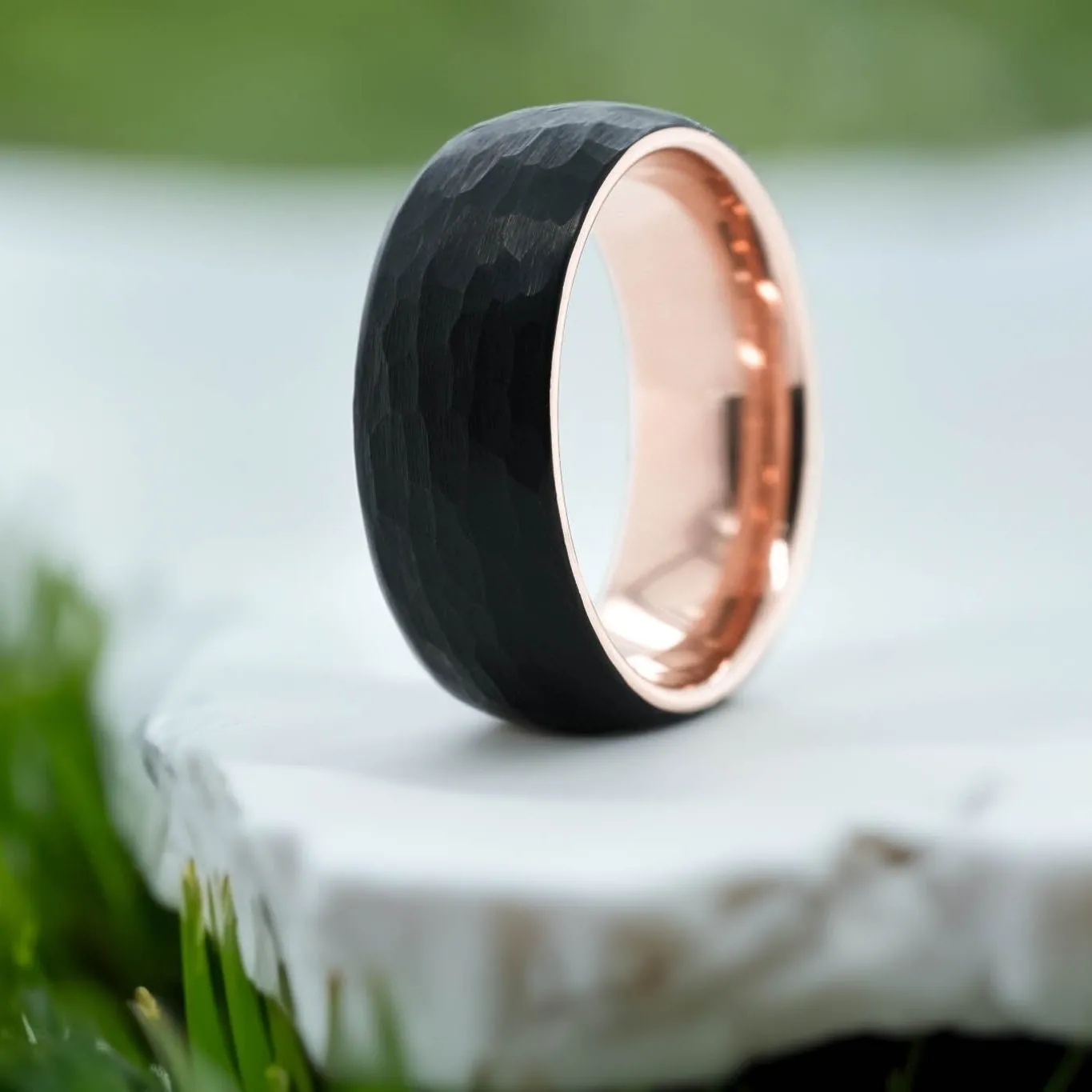 Hammered Black Band / Rose Gold - 8mm