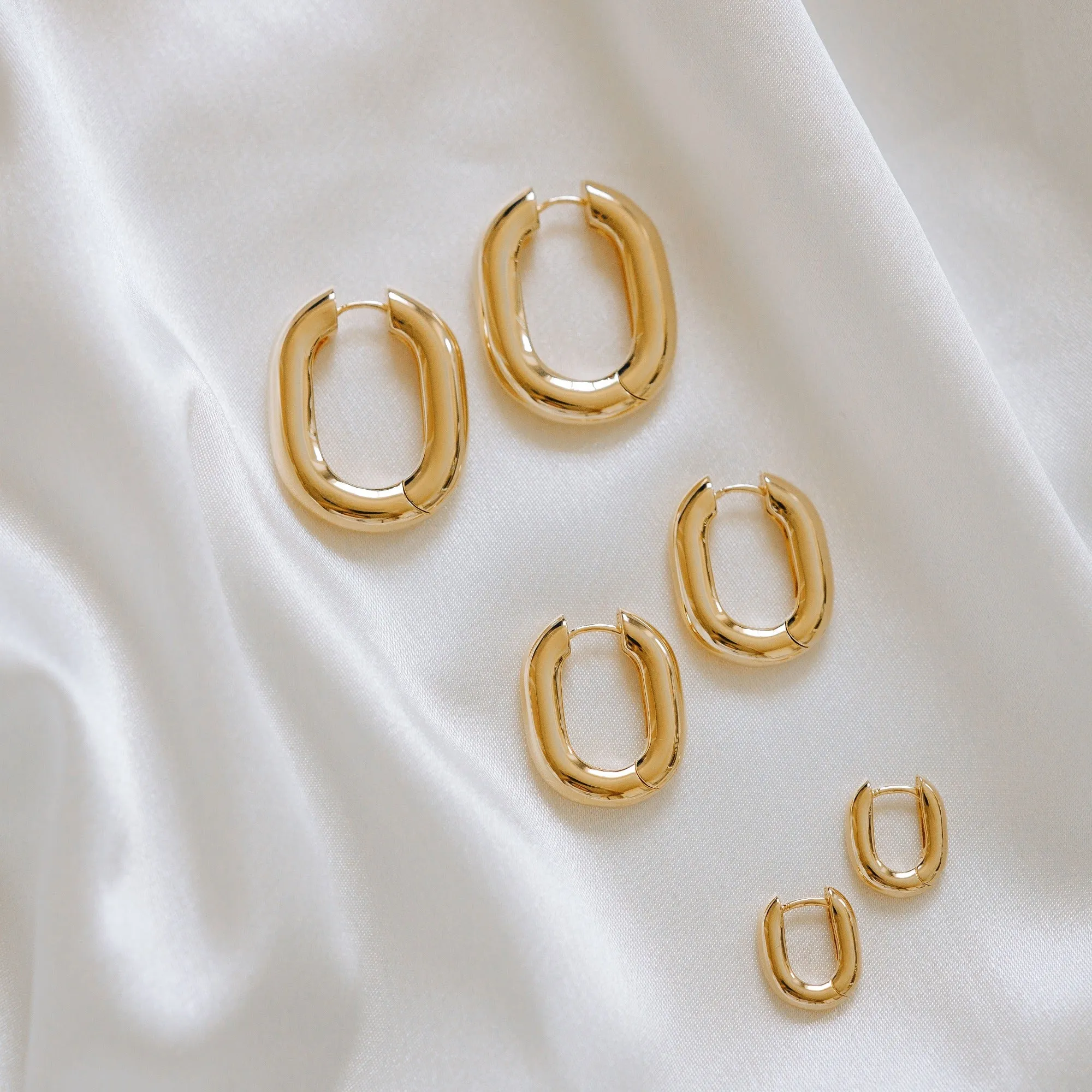 Icon Oval Hoops - Gold Petite