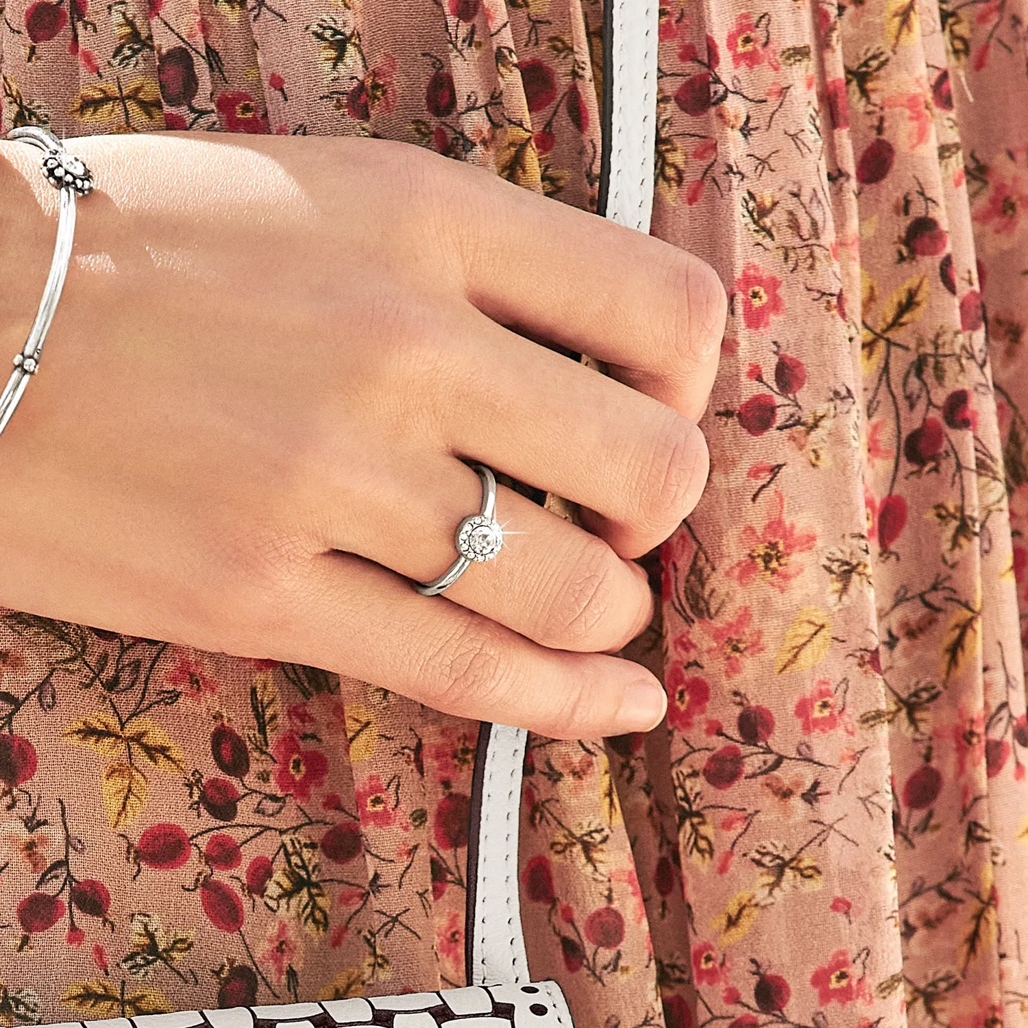 Illumina Solitaire Ring - J62941