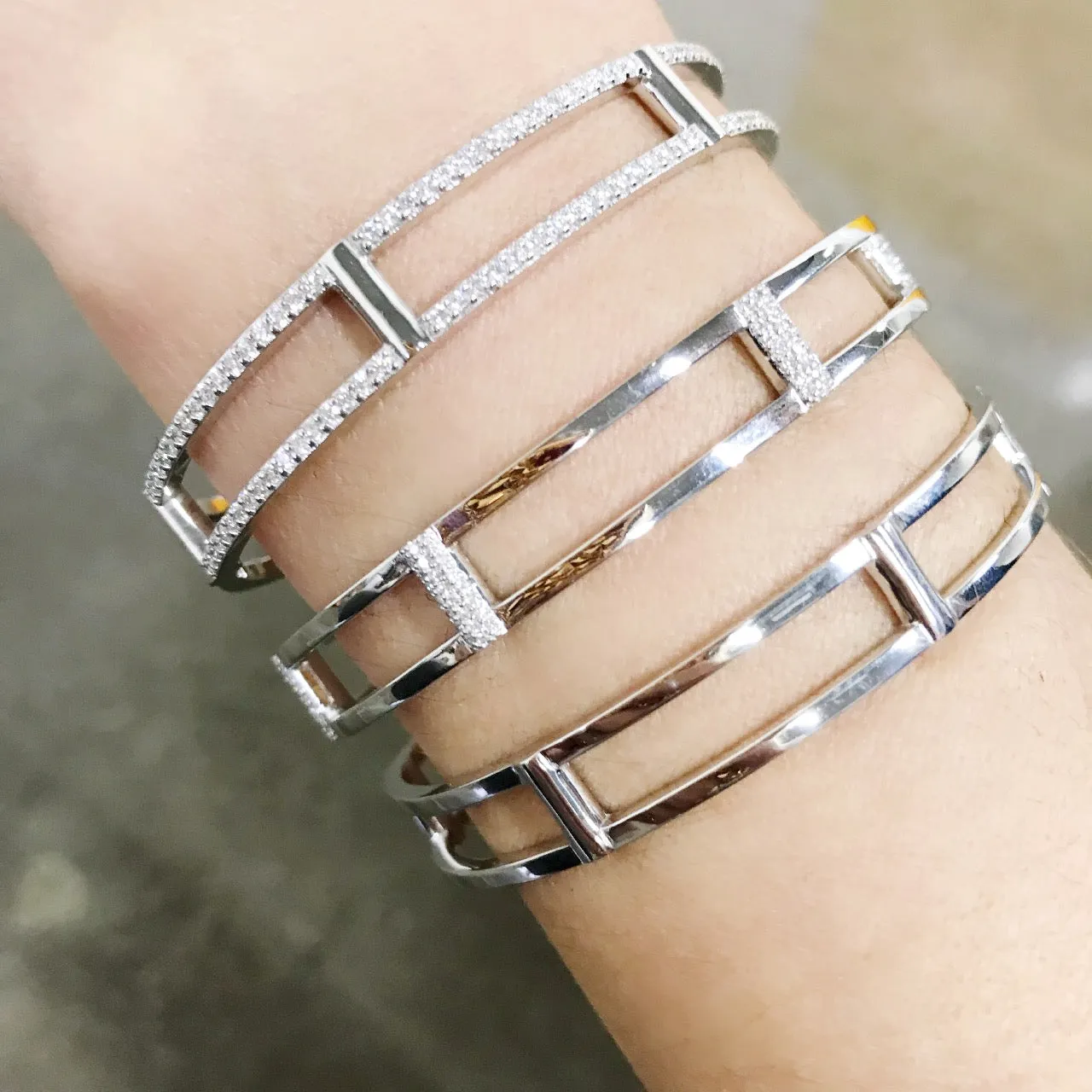 Locking Cage Bracelet | Yellow Gold with Ombre Yellow Sapphires on Lateral Bars