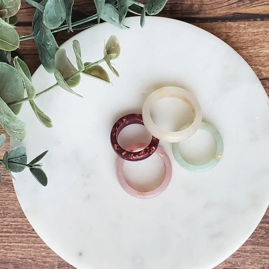 Luminous Rings with Gold Flake