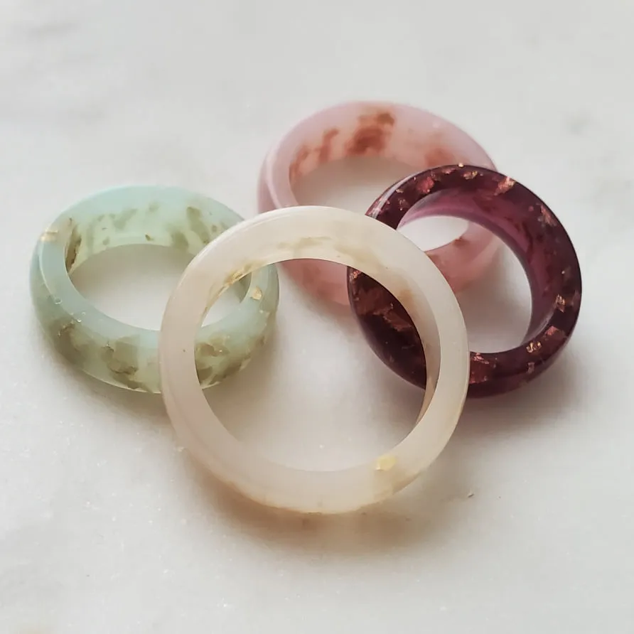 Luminous Rings with Gold Flake