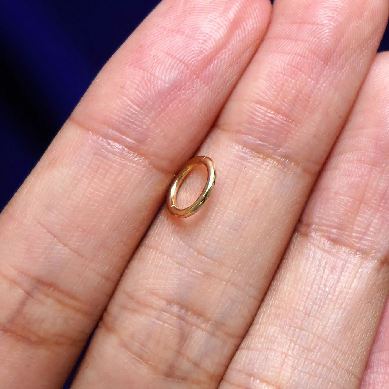 Mini Seamless Huggie Hoops / Piercing