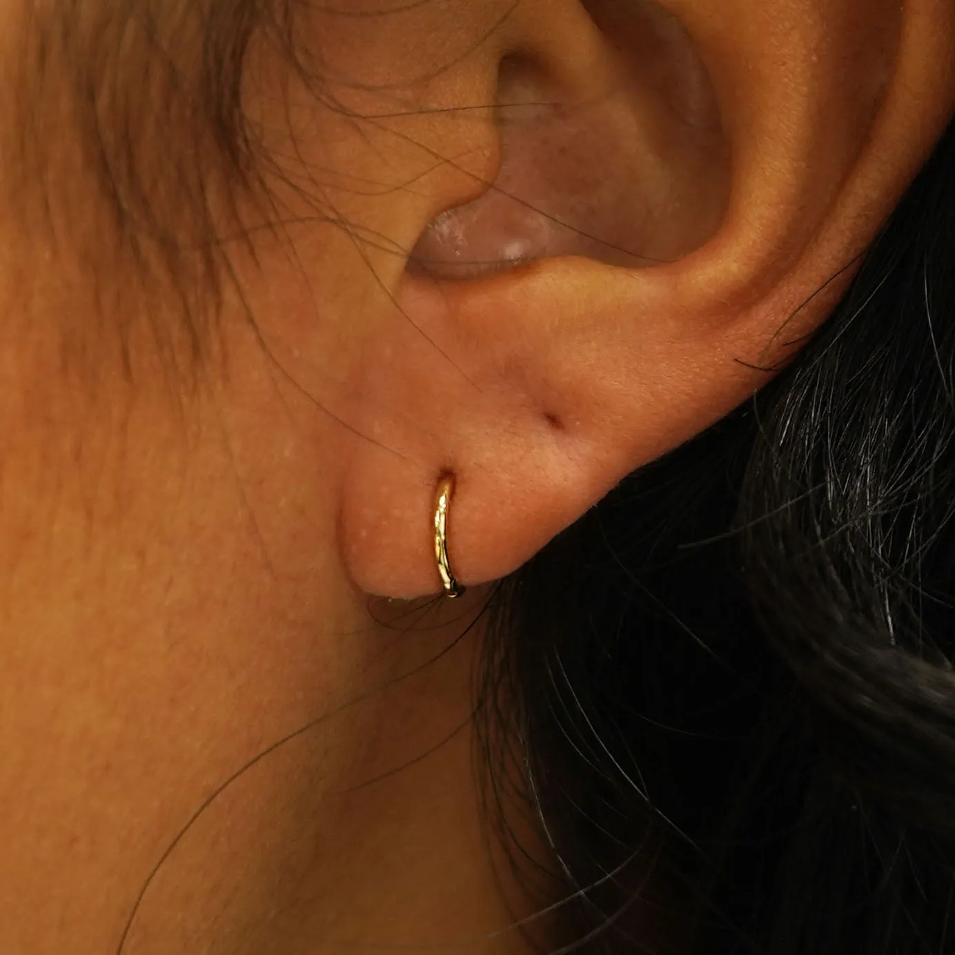 Mini Seamless Huggie Hoops / Piercing