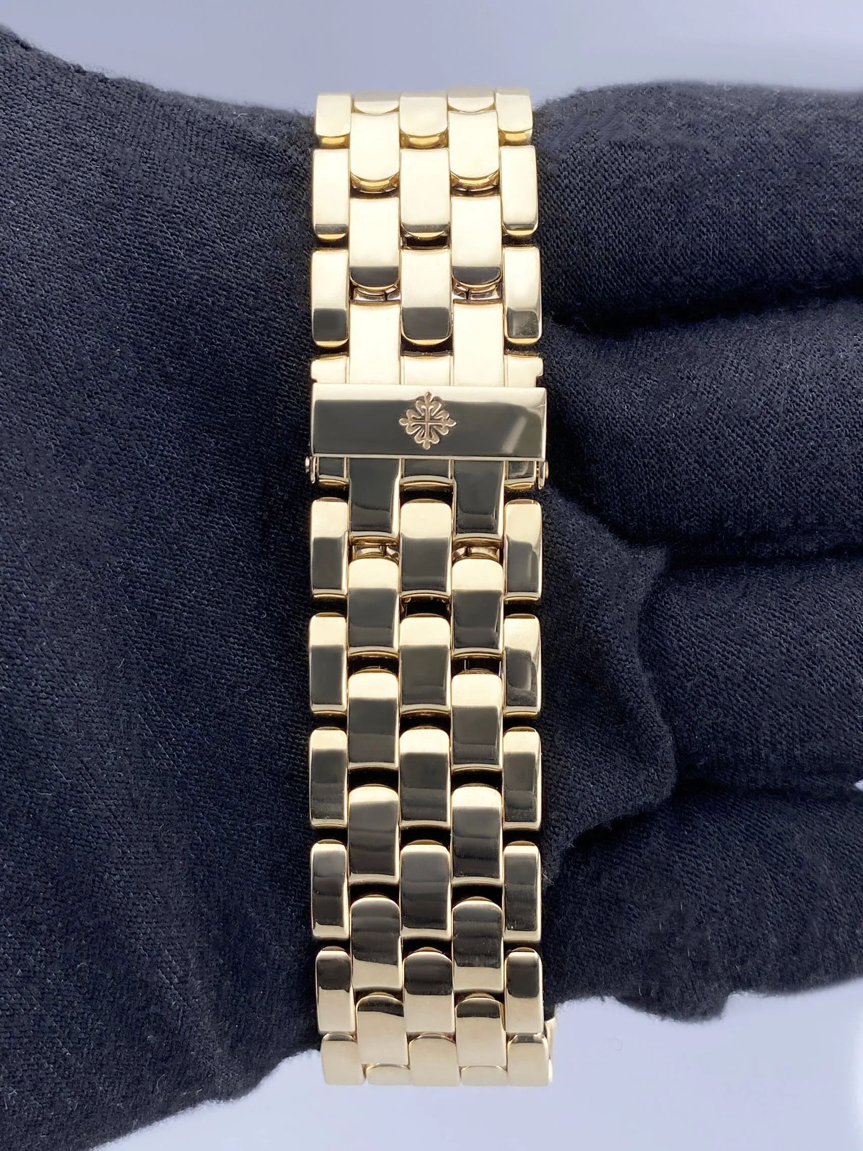 Patek Philippe Annual Calendar 5146/1J-001 Mens Watch