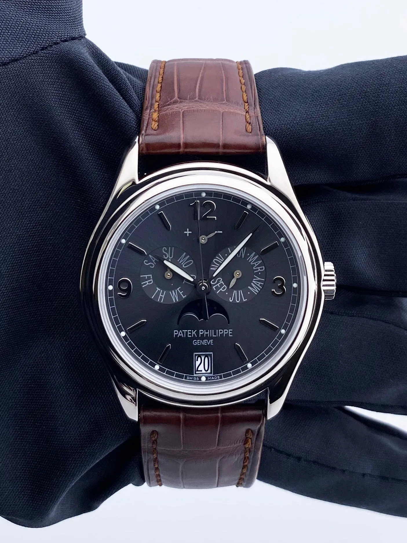Patek Philippe Annual Calendar 5146G Mens Watch Box Papers