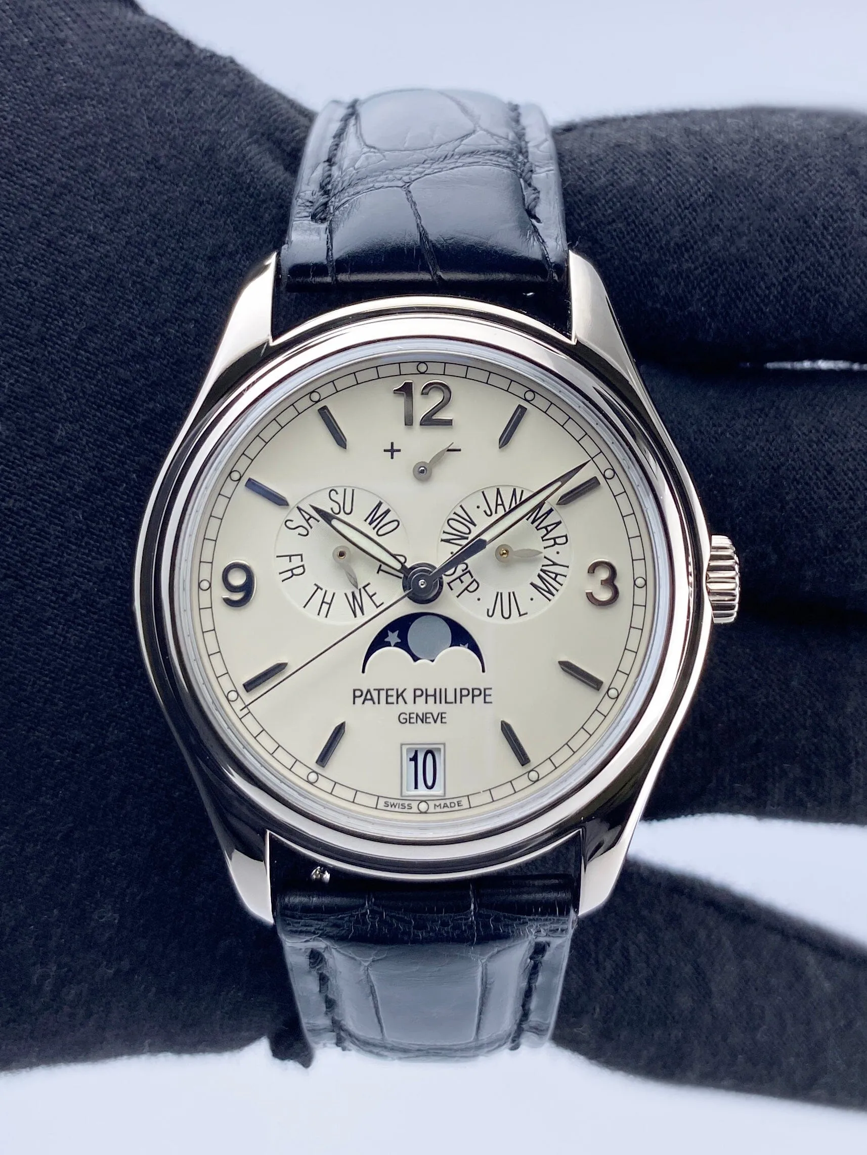 Patek Philippe Annual Calendar 5146G Mens Watch Box Papers
