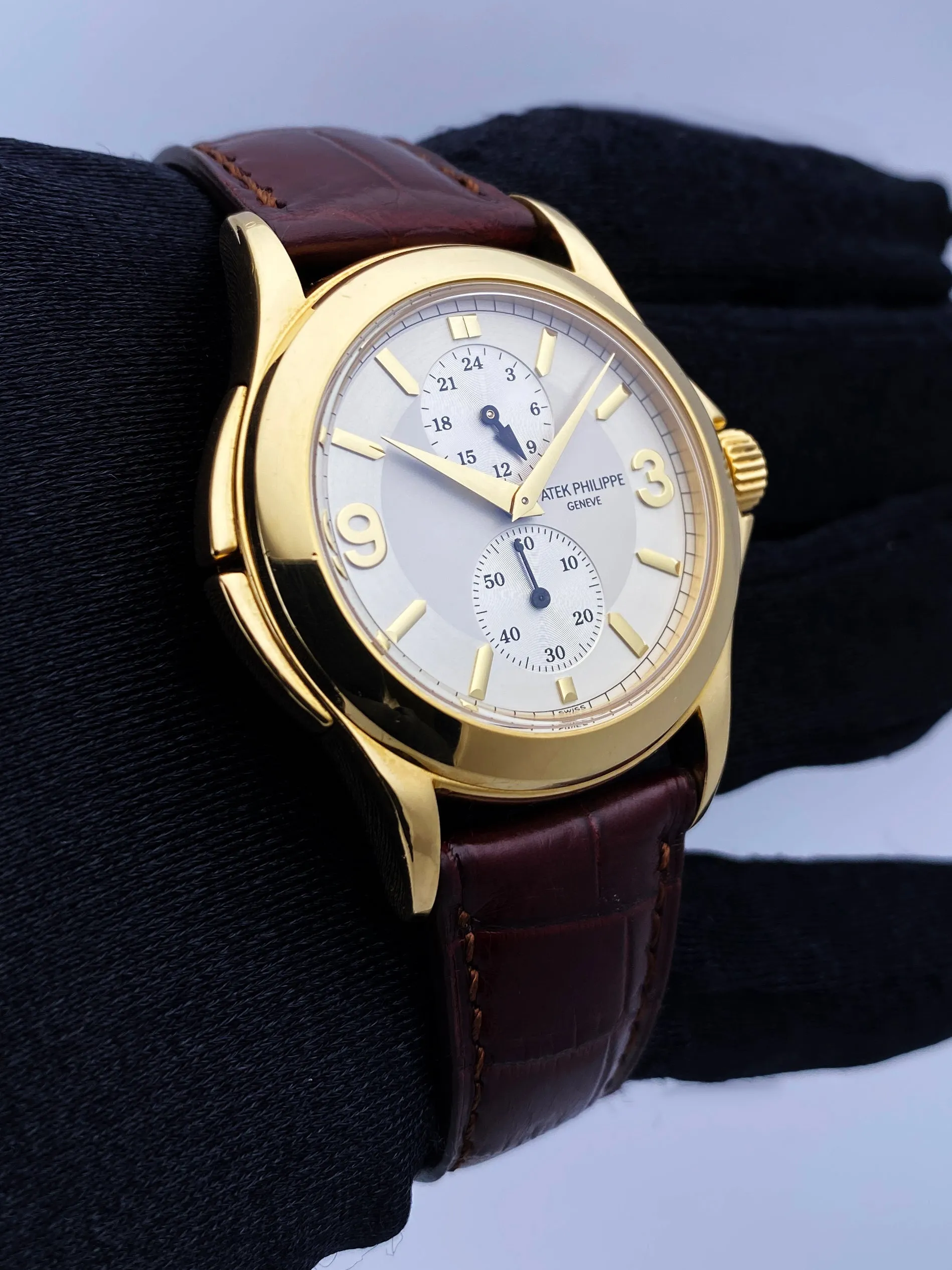 Patek Philippe Calatrava Travel Time 5134J 18K Yellow Gold Mens Watch