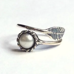 Pearl Delicate Dainty Leaf Ring - Gone with the Wind.