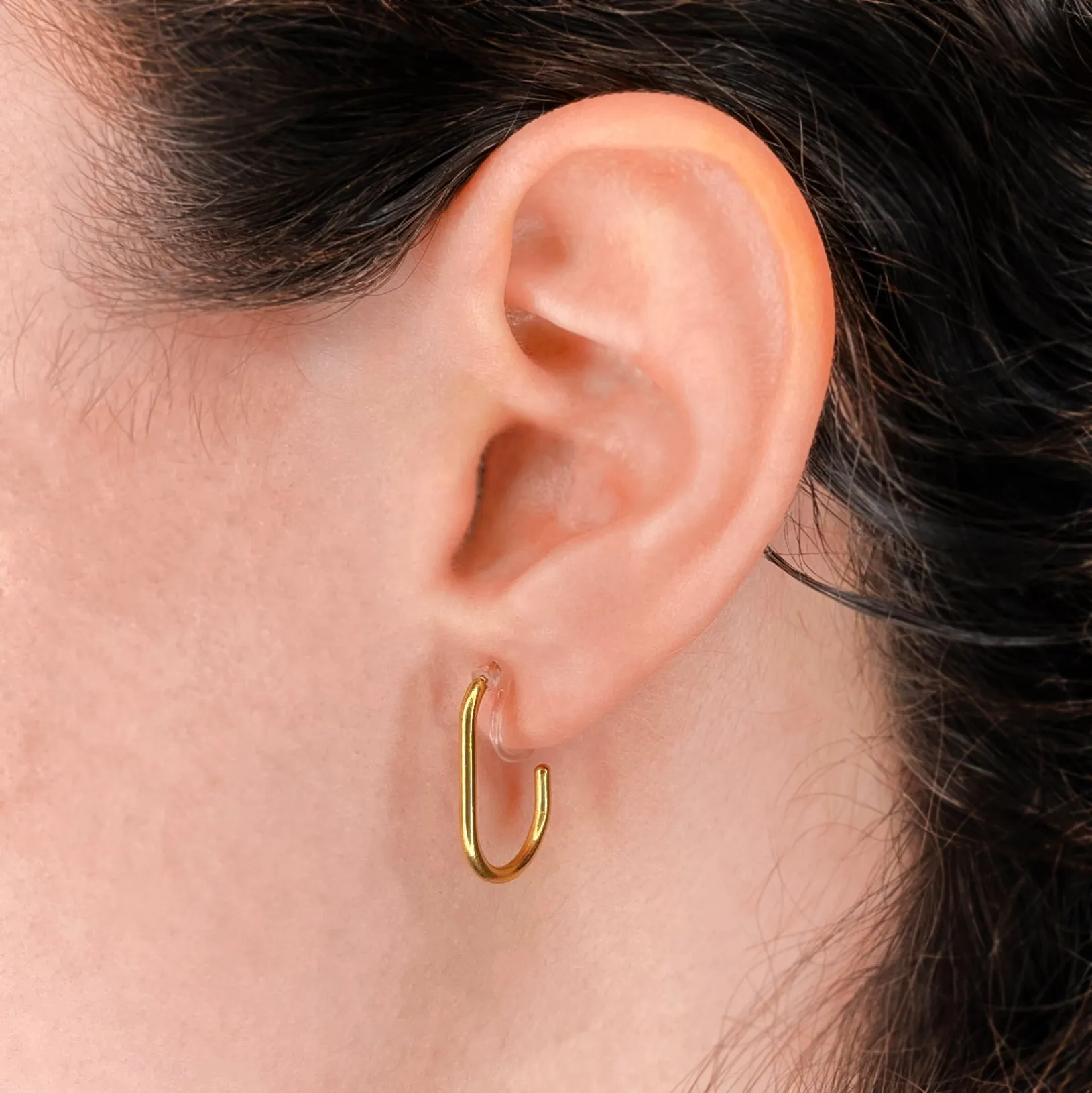 SMALL OVAL HOOP CLIP-ON EARRINGS IN GOLD