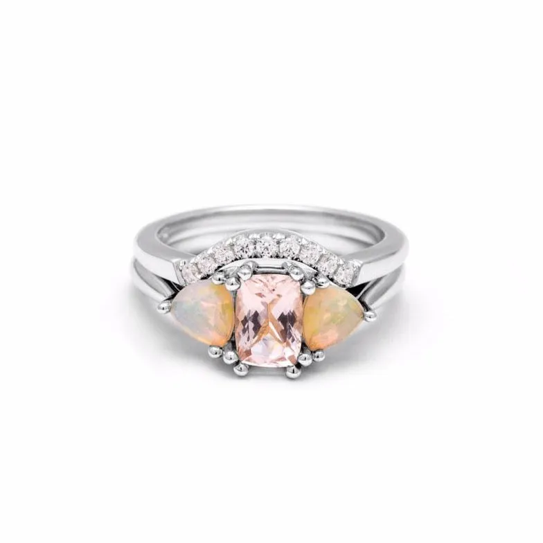 THREE STONE ENCHANTMENT UNION (No. 1) | 14K GOLD