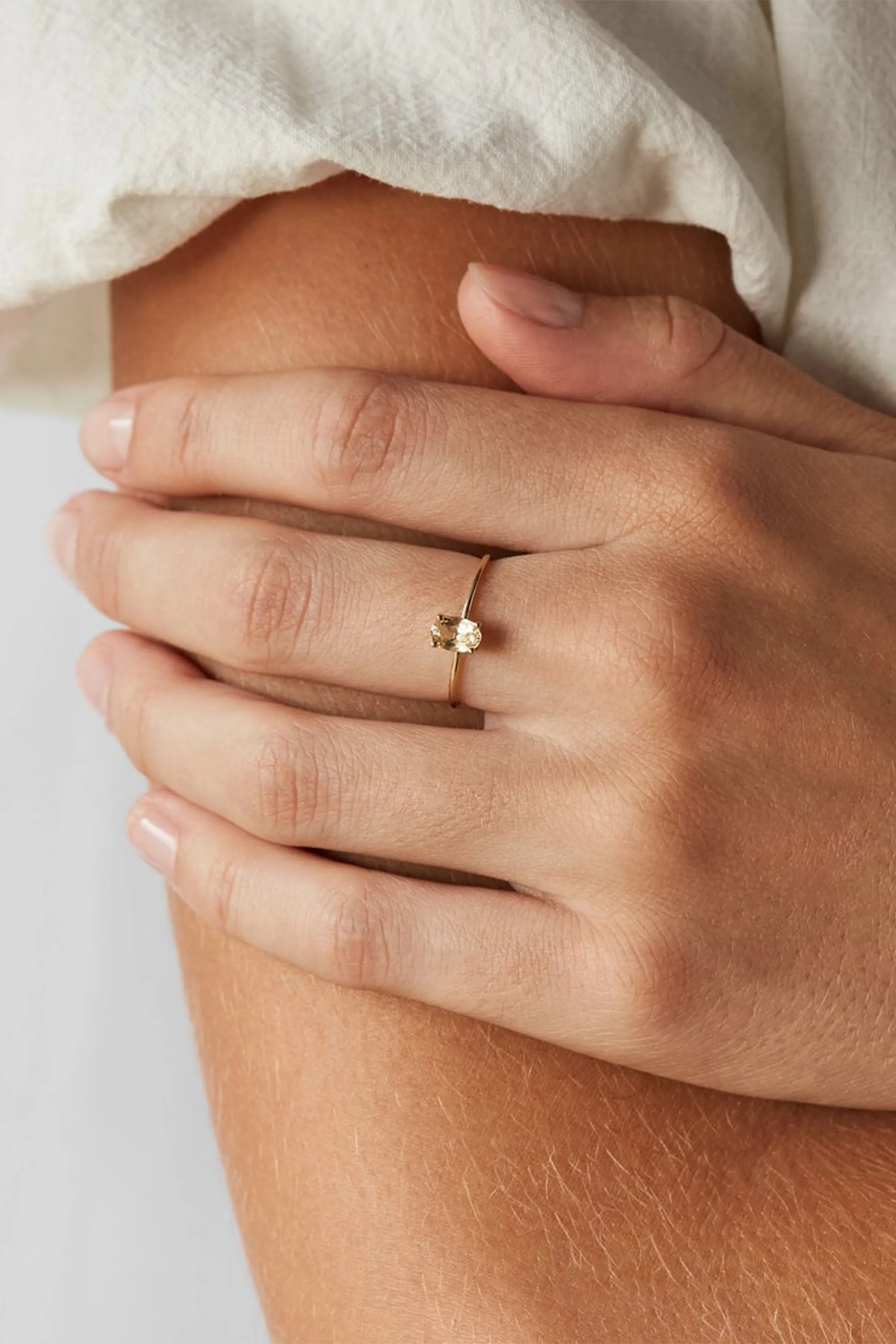 TINY OVAL RING WITH HELIODOR