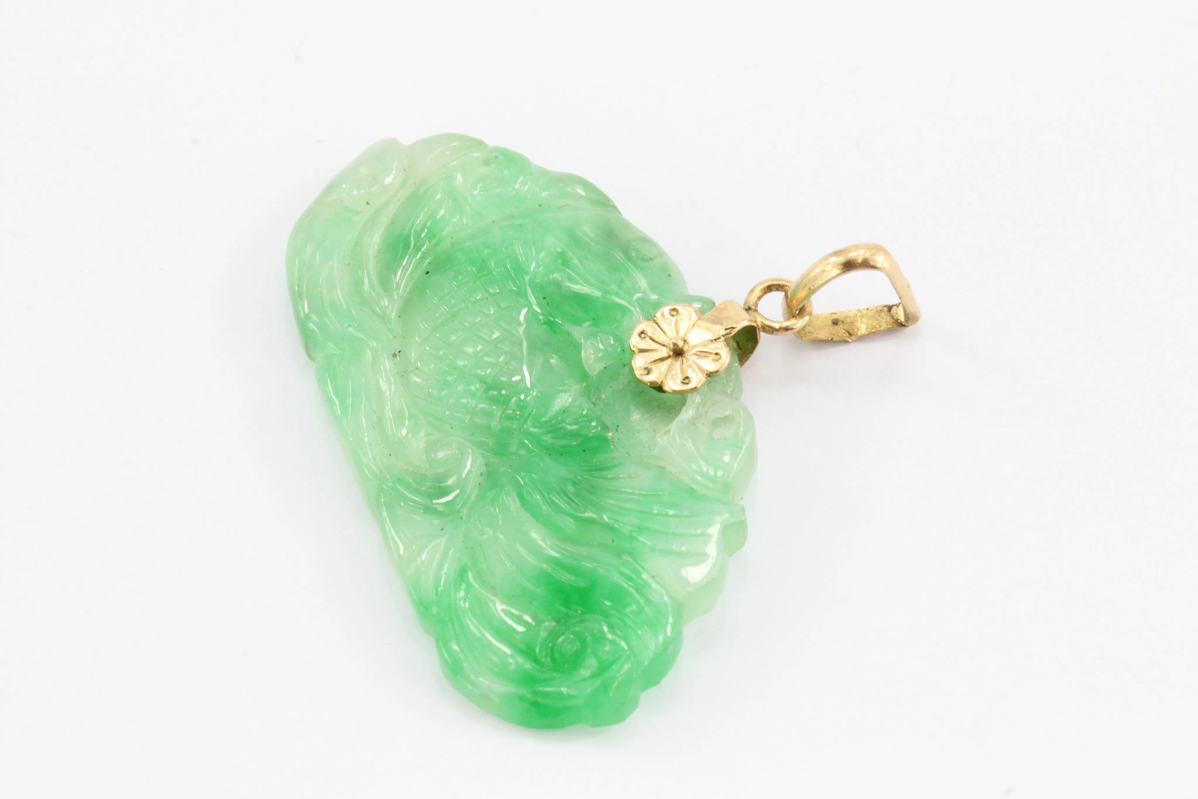 Vintage 18K Gold Translucent Mossy Jade Chinese Carved Fish Pendant